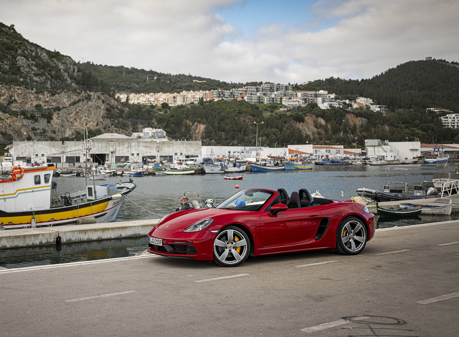 2020 Porsche 718 Boxster GTS 4.0 (Color: Carmine Red) Front Three-Quarter Wallpapers #84 of 191