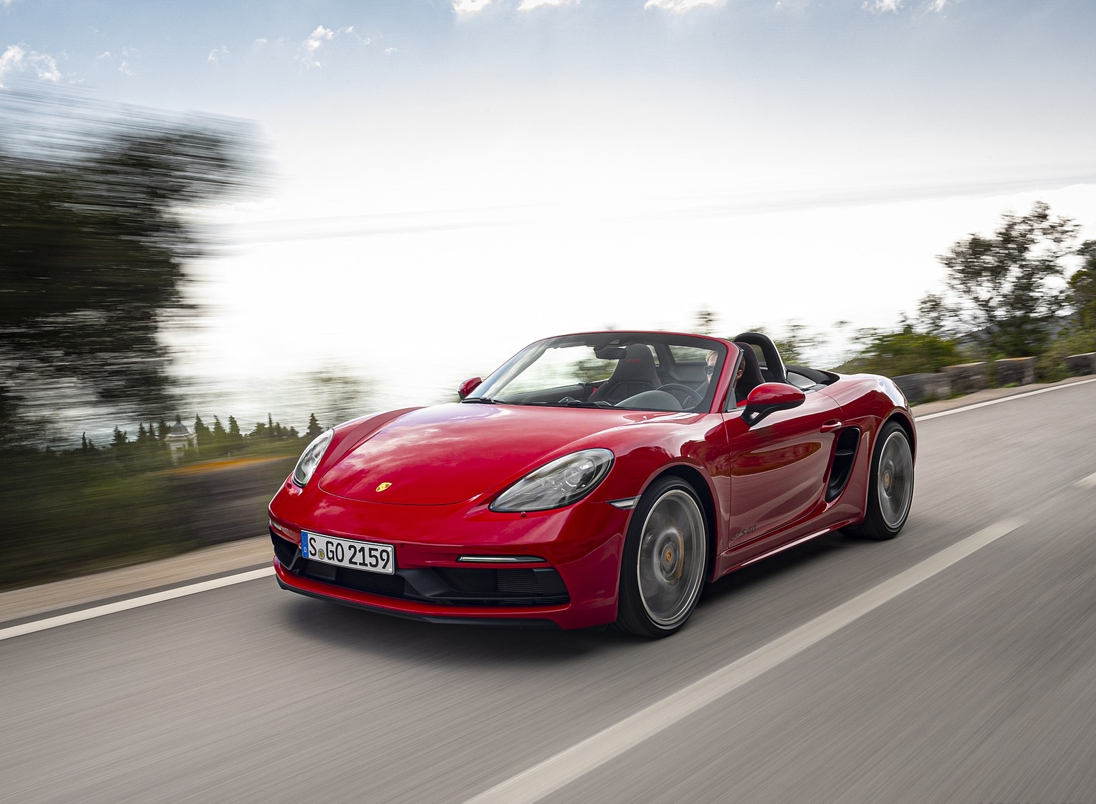 2020 Porsche 718 Boxster GTS 4.0 (Color: Carmine Red) Front Three-Quarter Wallpapers #77 of 191