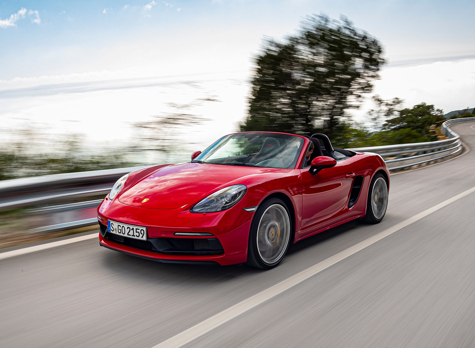 2020 Porsche 718 Boxster GTS 4.0 (Color: Carmine Red) Front Three-Quarter Wallpapers #67 of 191