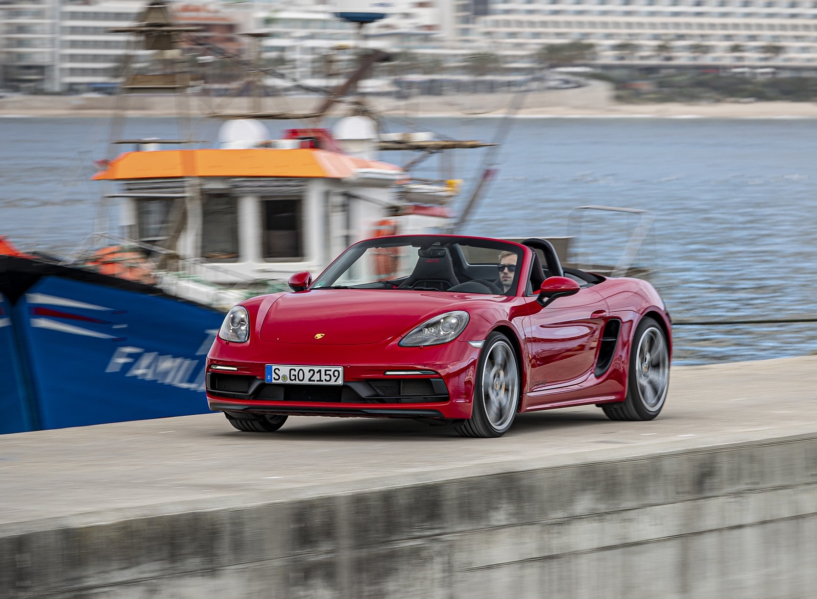 2020 Porsche 718 Boxster GTS 4.0 (Color: Carmine Red) Front Three-Quarter Wallpapers #86 of 191