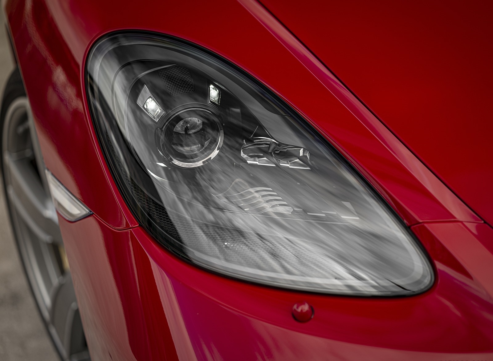 2020 Porsche 718 Boxster GTS 4.0 (Color: Carmine Red) Headlight Wallpapers #104 of 191