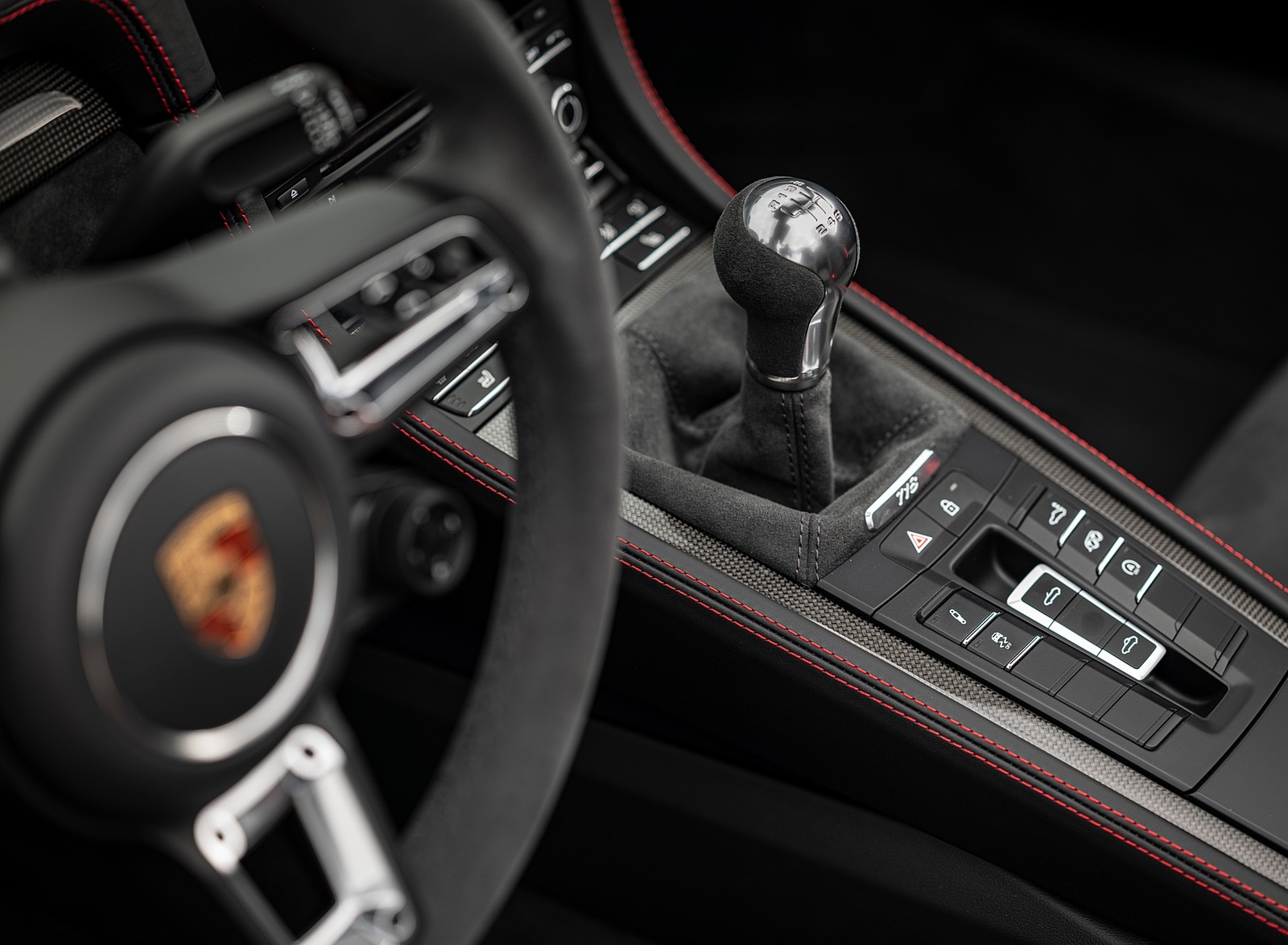 2020 Porsche 718 Boxster GTS 4.0 (Color: Carmine Red) Interior Detail Wallpapers #115 of 191