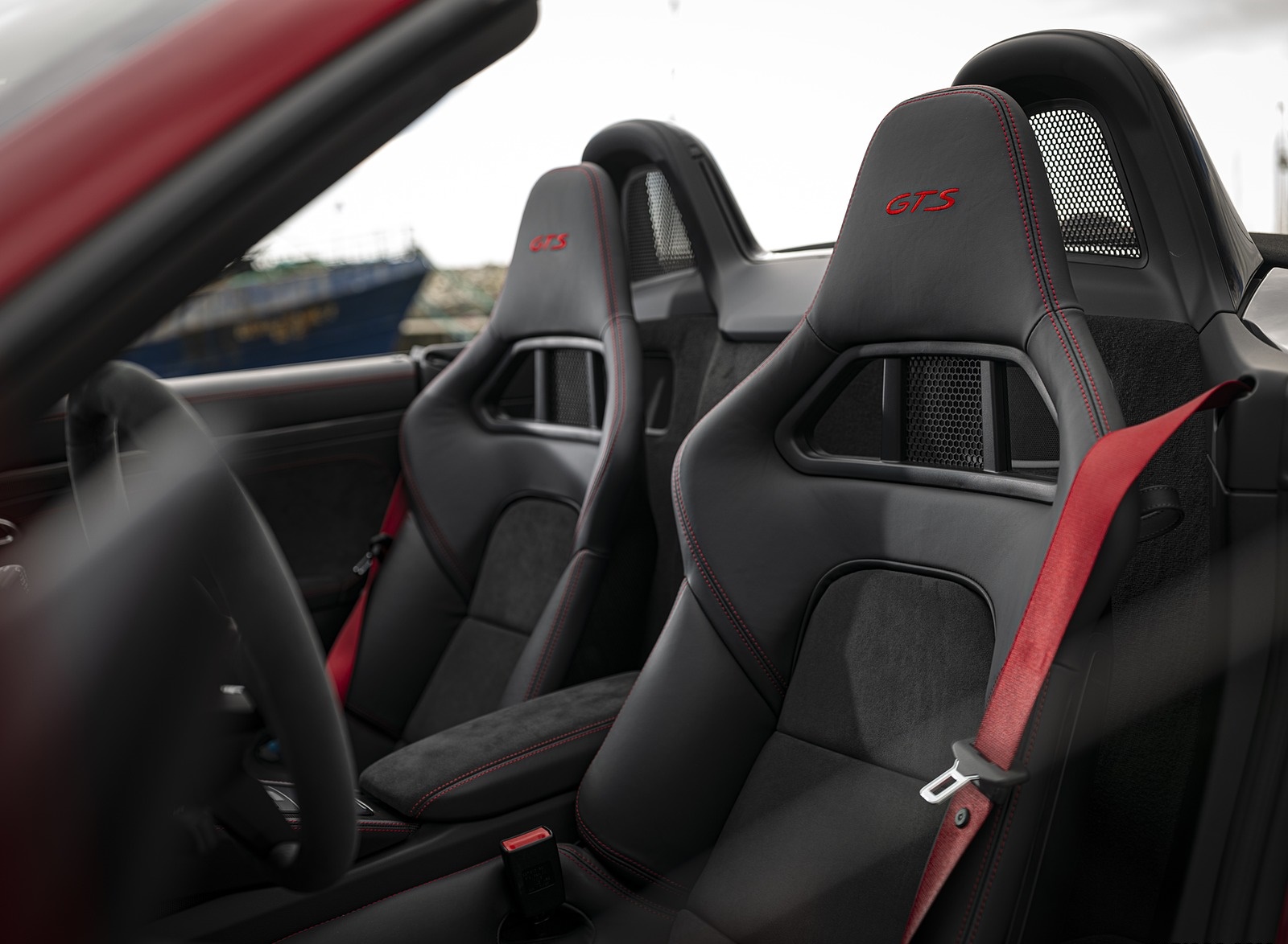 2020 Porsche 718 Boxster GTS 4.0 (Color: Carmine Red) Interior Seats Wallpapers #113 of 191