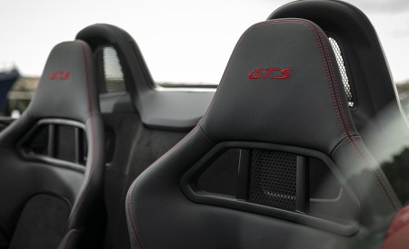 2020 Porsche 718 Boxster GTS 4.0 (Color: Carmine Red) Interior Seats Wallpapers 450x275 (112)