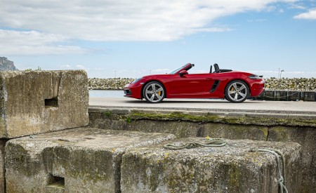 2020 Porsche 718 Boxster GTS 4.0 (Color: Carmine Red) Side Wallpapers 450x275 (97)
