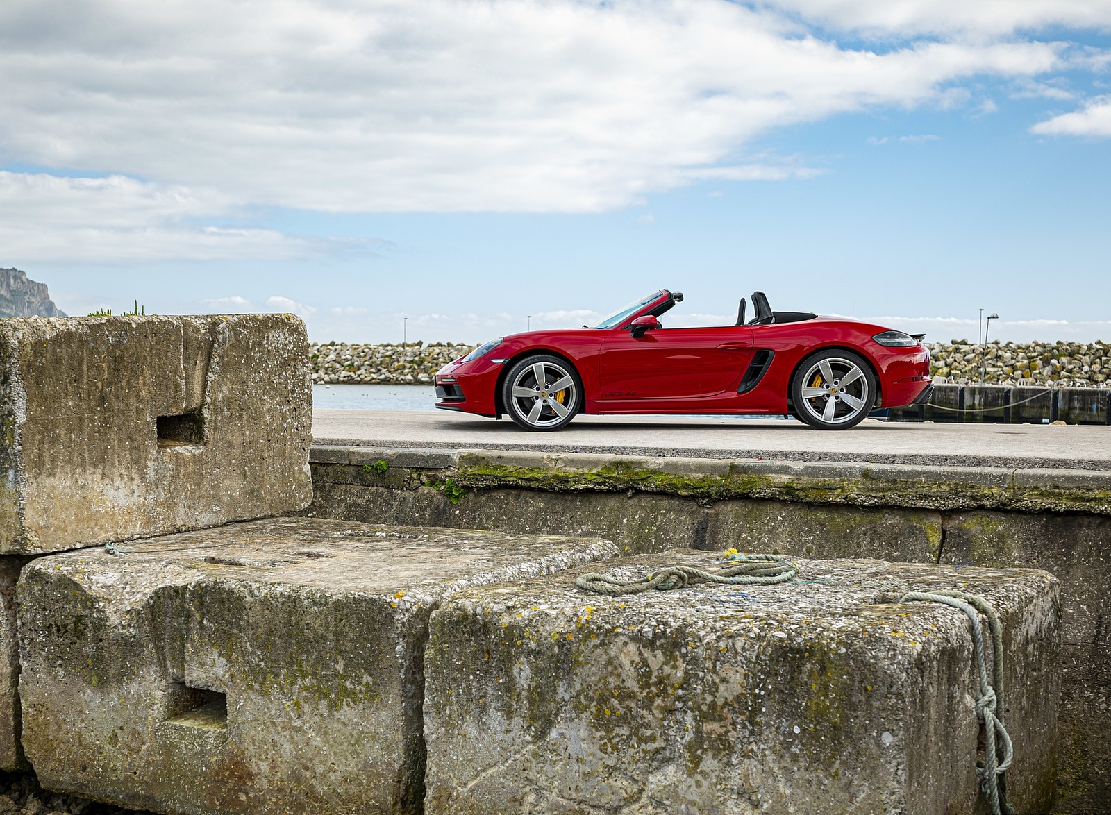 2020 Porsche 718 Boxster GTS 4.0 (Color: Carmine Red) Side Wallpapers #97 of 191