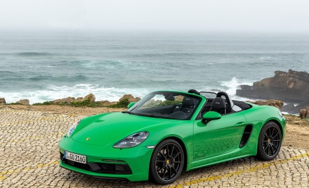 2020 Porsche 718 Boxster GTS 4.0 (Color: Phyton Green) Front Three-Quarter Wallpapers 450x275 (19)