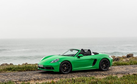 2020 Porsche 718 Boxster GTS 4.0 (Color: Phyton Green) Front Three-Quarter Wallpapers 450x275 (20)
