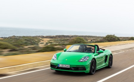 2020 Porsche 718 Boxster GTS 4.0 (Color: Phyton Green) Front Three-Quarter Wallpapers 450x275 (2)