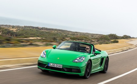 2020 Porsche 718 Boxster GTS 4.0 (Color: Phyton Green) Front Wallpapers 450x275 (3)