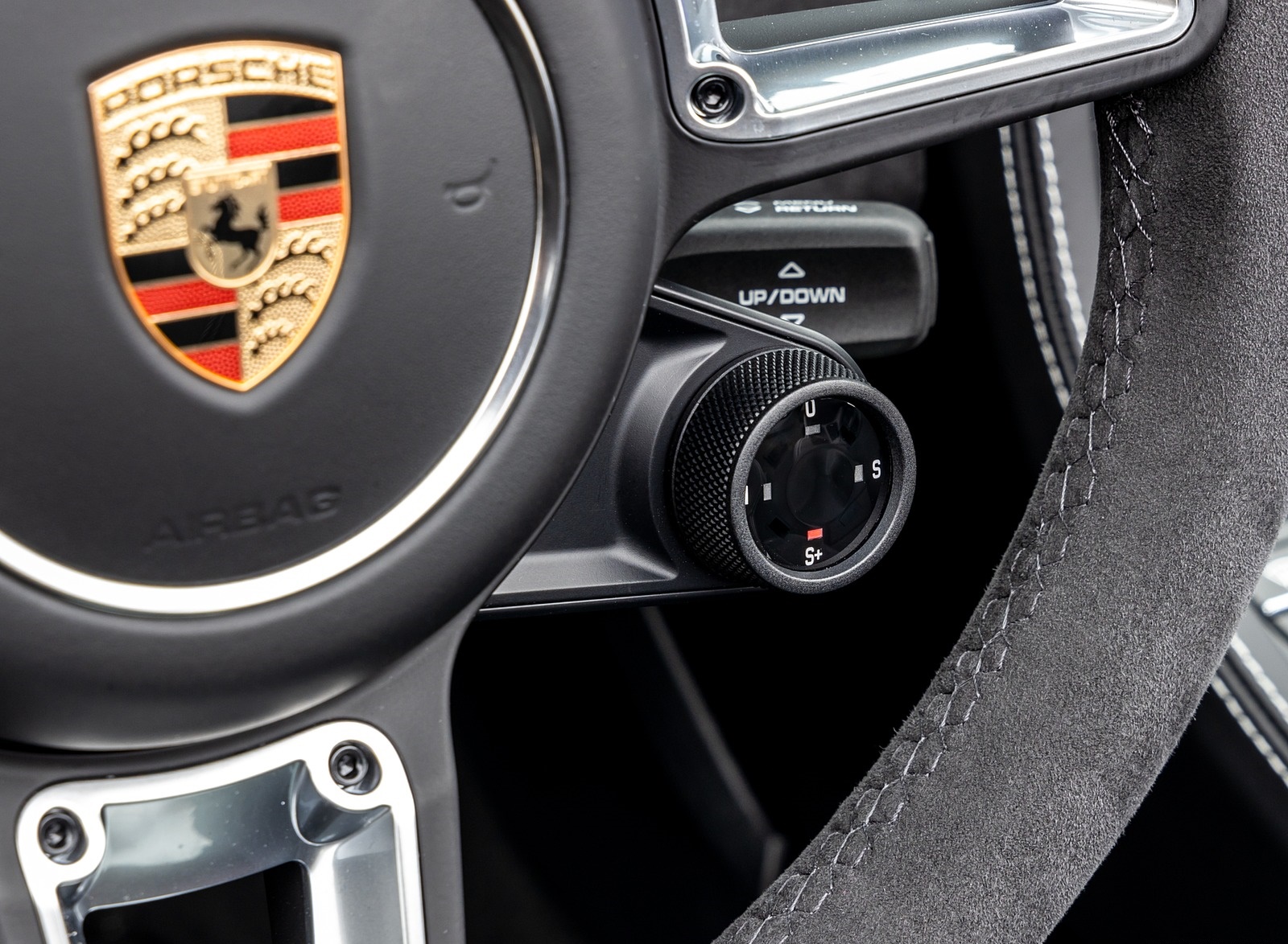 2020 Porsche 718 Boxster GTS 4.0 (Color: Phyton Green) Interior Detail Wallpapers #49 of 191