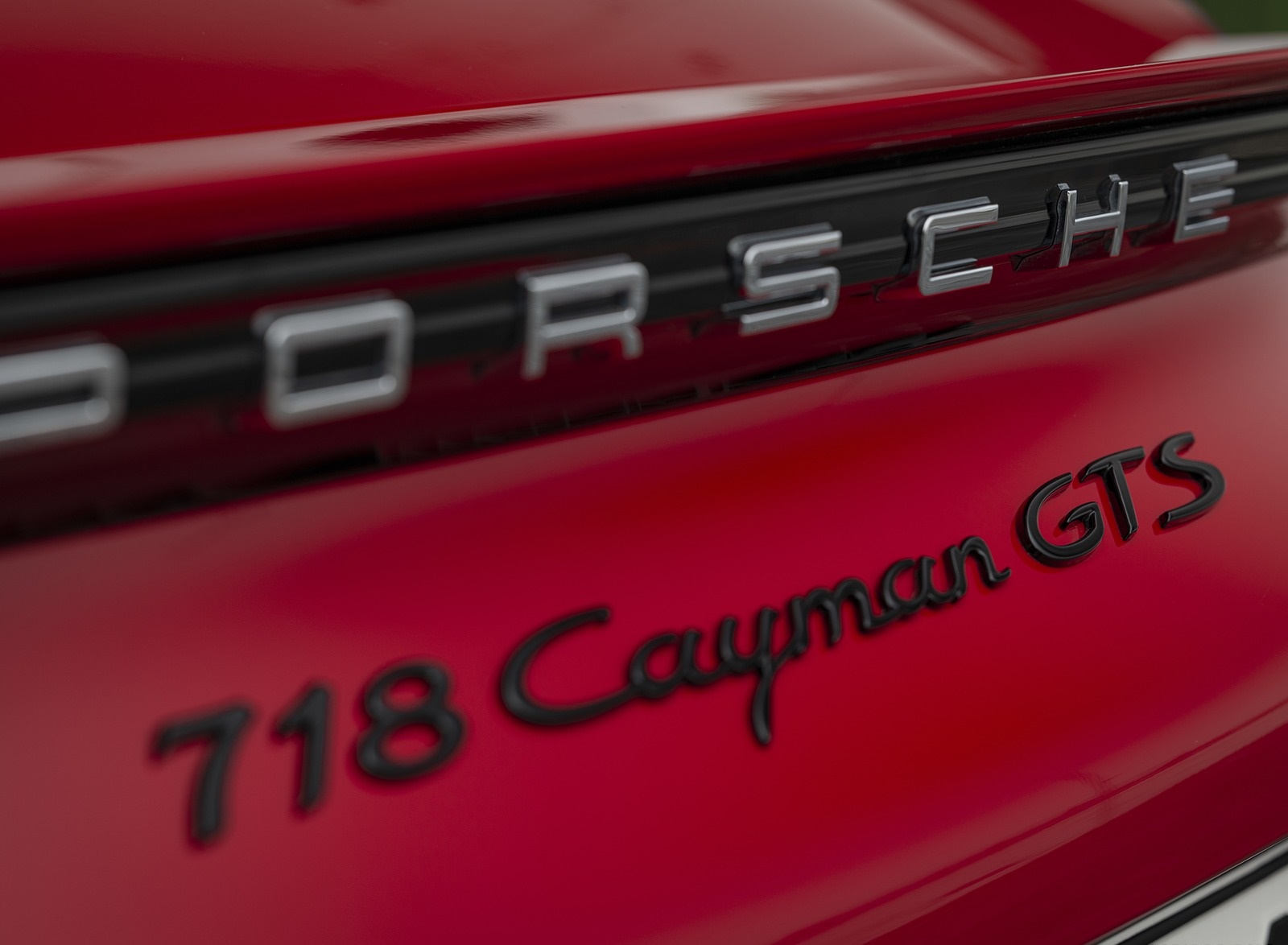 2020 Porsche 718 Cayman GTS 4.0 (Color: Carmine Red) Badge Wallpapers #50 of 192