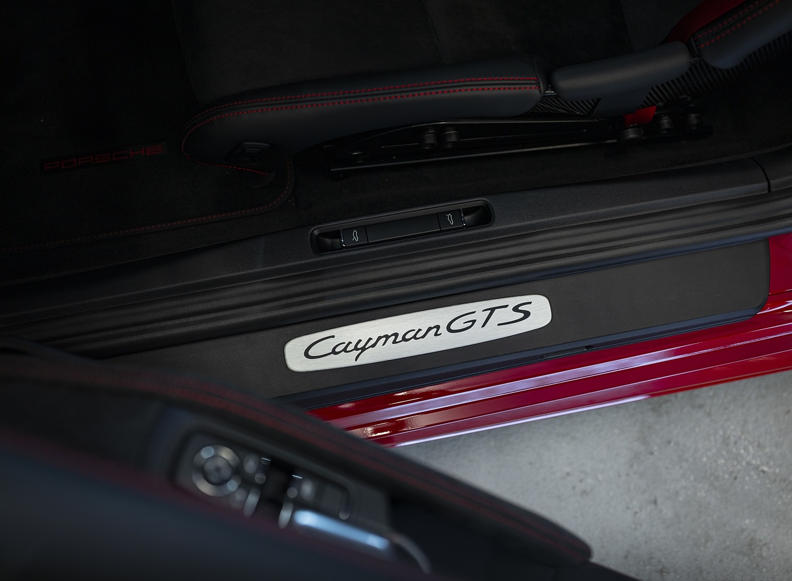 2020 Porsche 718 Cayman GTS 4.0 (Color: Carmine Red) Door Sill Wallpapers #54 of 192