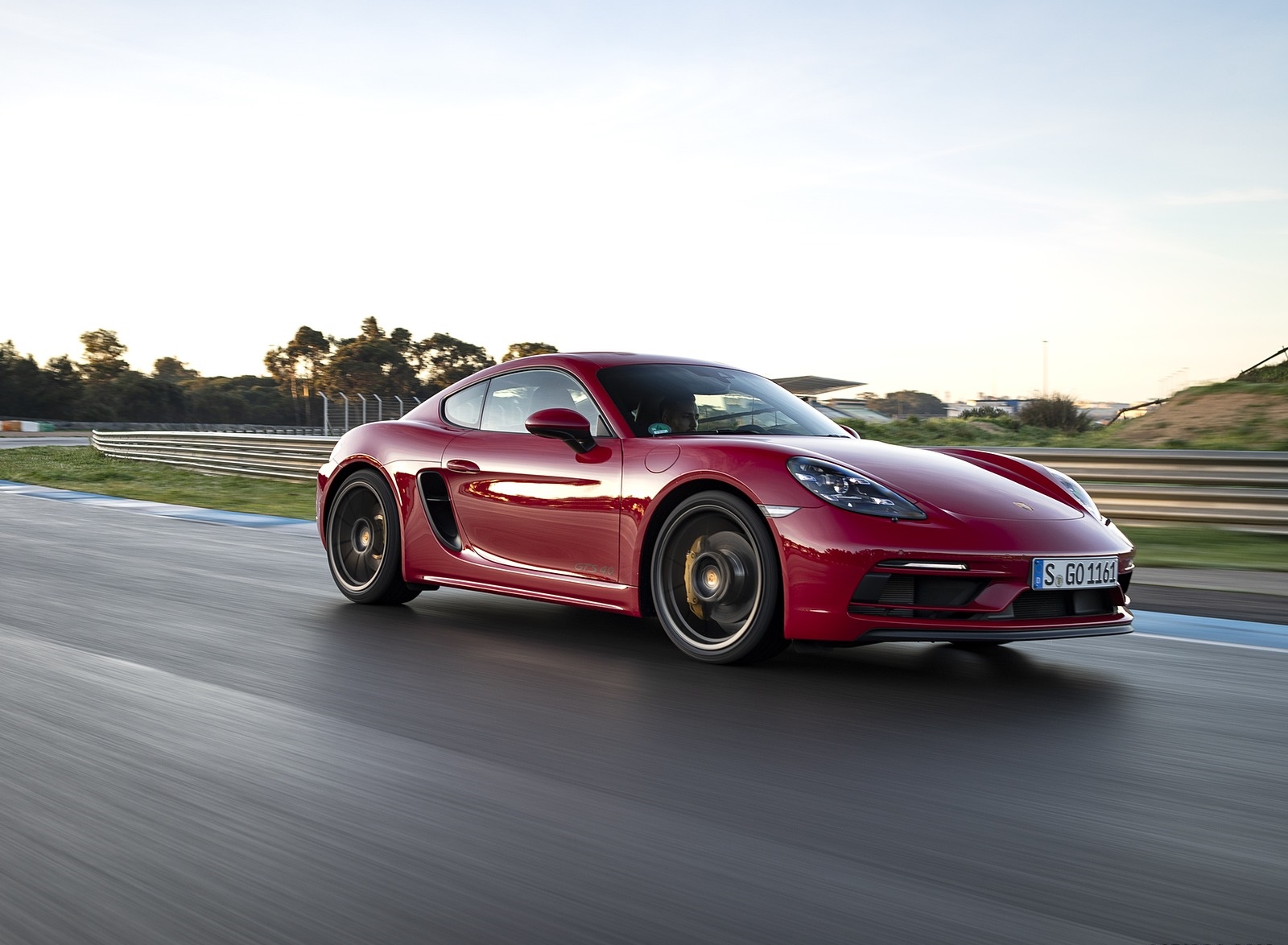 2020 Porsche 718 Cayman GTS 4.0 (Color: Carmine Red) Front Three-Quarter Wallpapers (1)