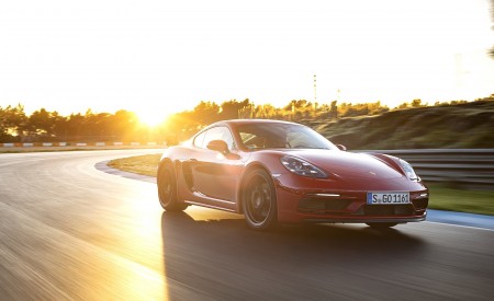 2020 Porsche 718 Cayman GTS 4.0 (Color: Carmine Red) Front Three-Quarter Wallpapers 450x275 (3)