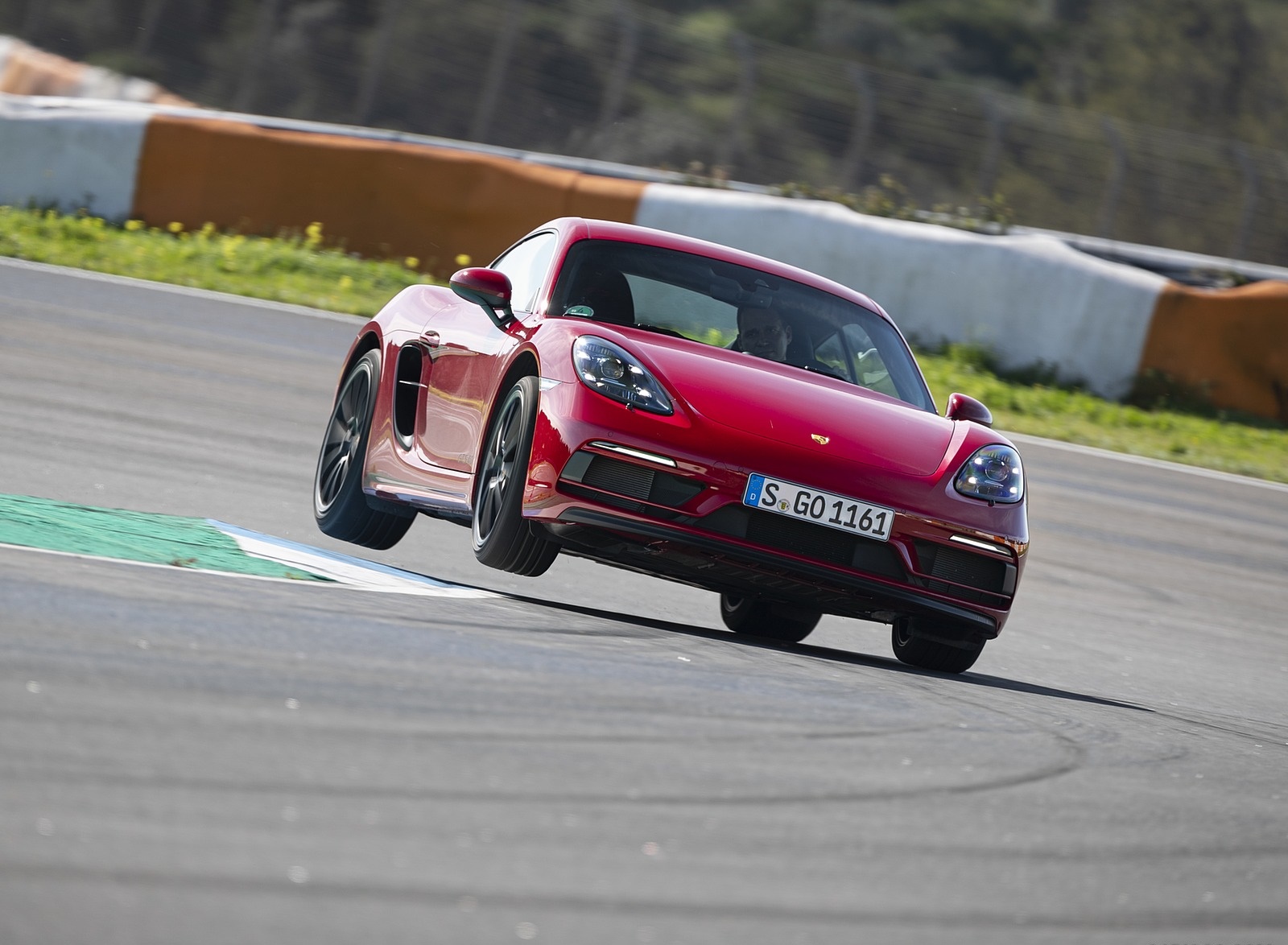 2020 Porsche 718 Cayman GTS 4.0 (Color: Carmine Red) Front Wallpapers #18 of 192