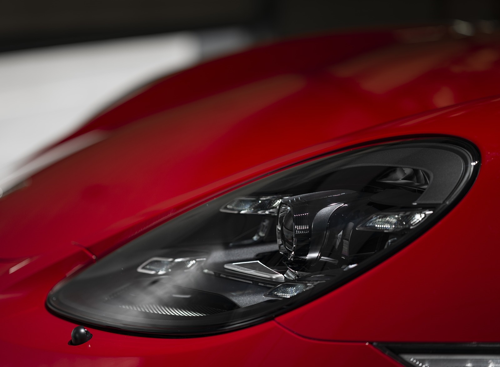 2020 Porsche 718 Cayman GTS 4.0 (Color: Carmine Red) Headlight Wallpapers #44 of 192