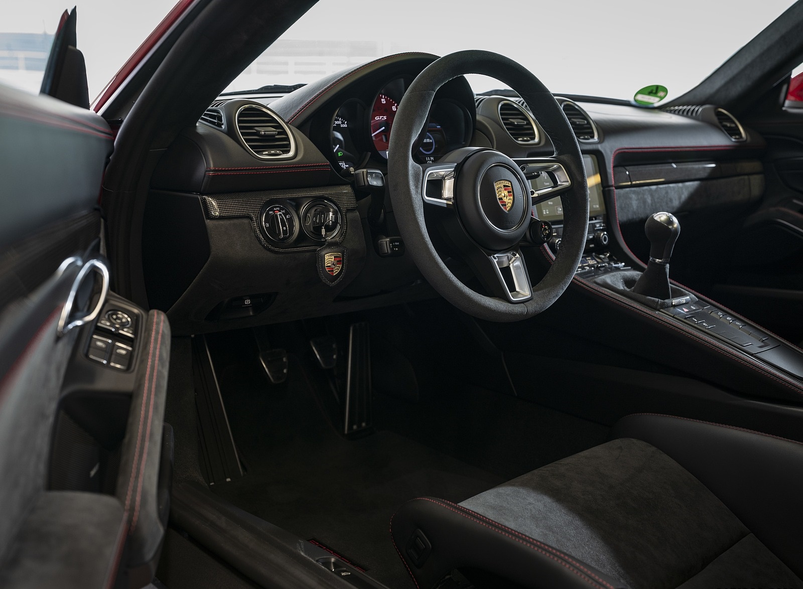 2020 Porsche 718 Cayman GTS 4.0 (Color: Carmine Red) Interior Wallpapers #56 of 192