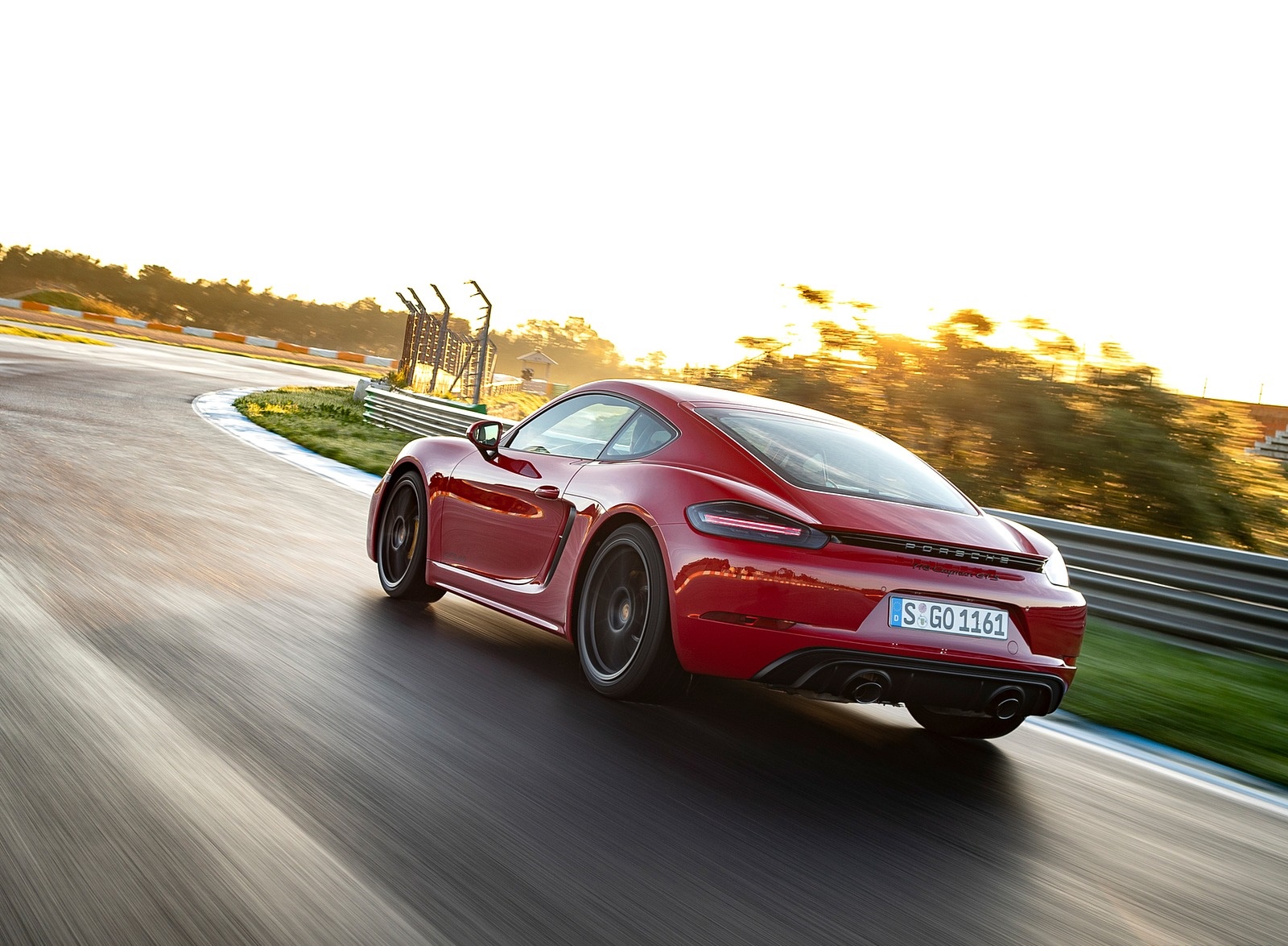 2020 Porsche 718 Cayman GTS 4.0 (Color: Carmine Red) Rear Three-Quarter Wallpapers (8)