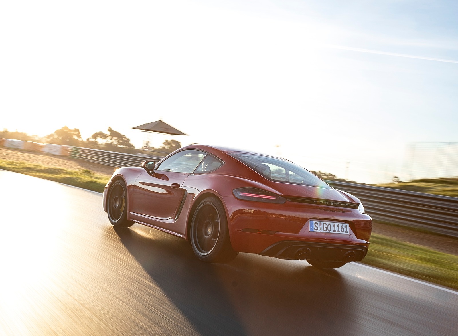 2020 Porsche 718 Cayman GTS 4.0 (Color: Carmine Red) Rear Three-Quarter Wallpapers (9)