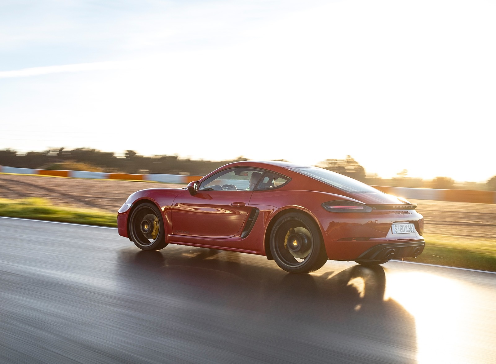 2020 Porsche 718 Cayman GTS 4.0 (Color: Carmine Red) Rear Three-Quarter Wallpapers (10)