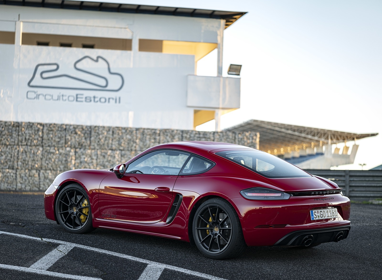 2020 Porsche 718 Cayman GTS 4.0 (Color: Carmine Red) Rear Three-Quarter Wallpapers #34 of 192