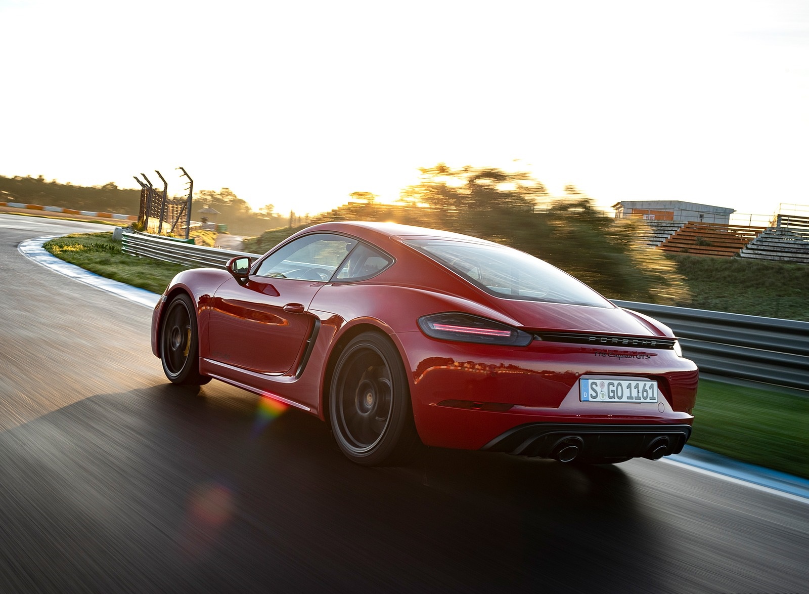 2020 Porsche 718 Cayman GTS 4.0 (Color: Carmine Red) Rear Three-Quarter Wallpapers #11 of 192