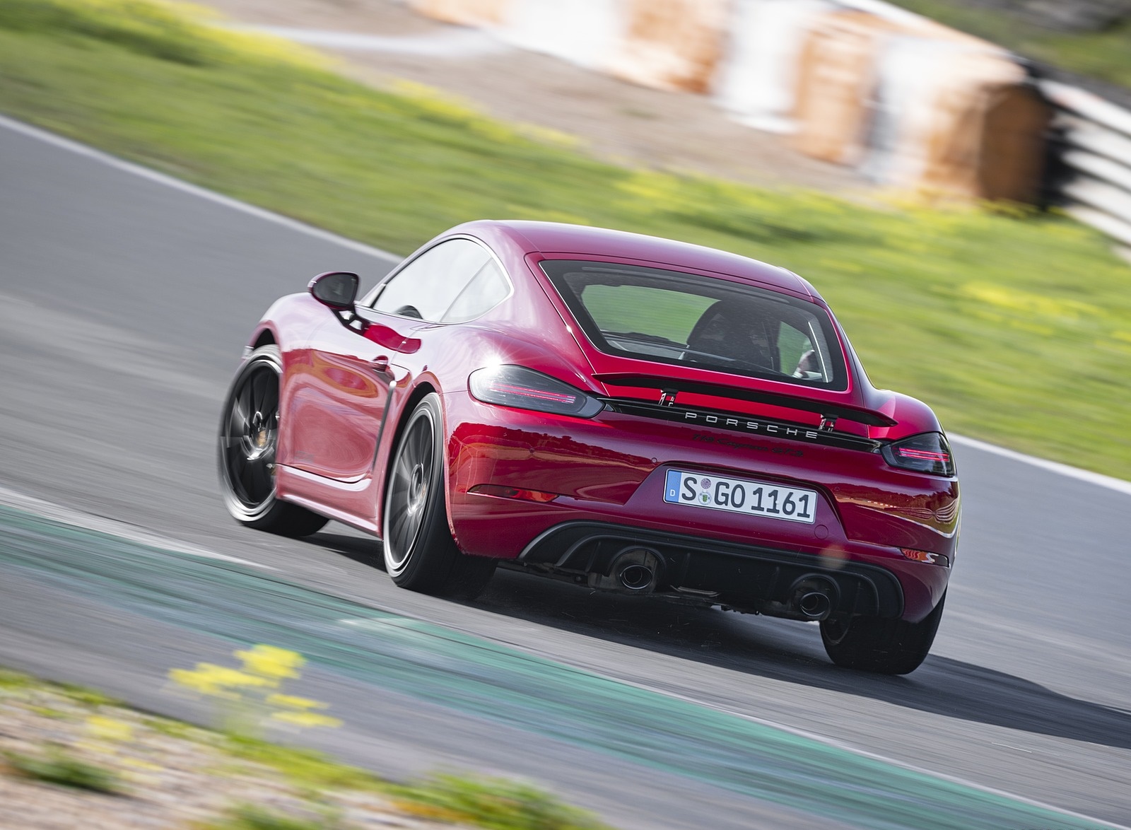 2020 Porsche 718 Cayman GTS 4.0 (Color: Carmine Red) Rear Wallpapers #20 of 192