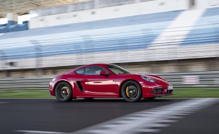 2020 Porsche 718 Cayman GTS 4.0 (Color: Carmine Red) Side Wallpapers 450x275 (22)