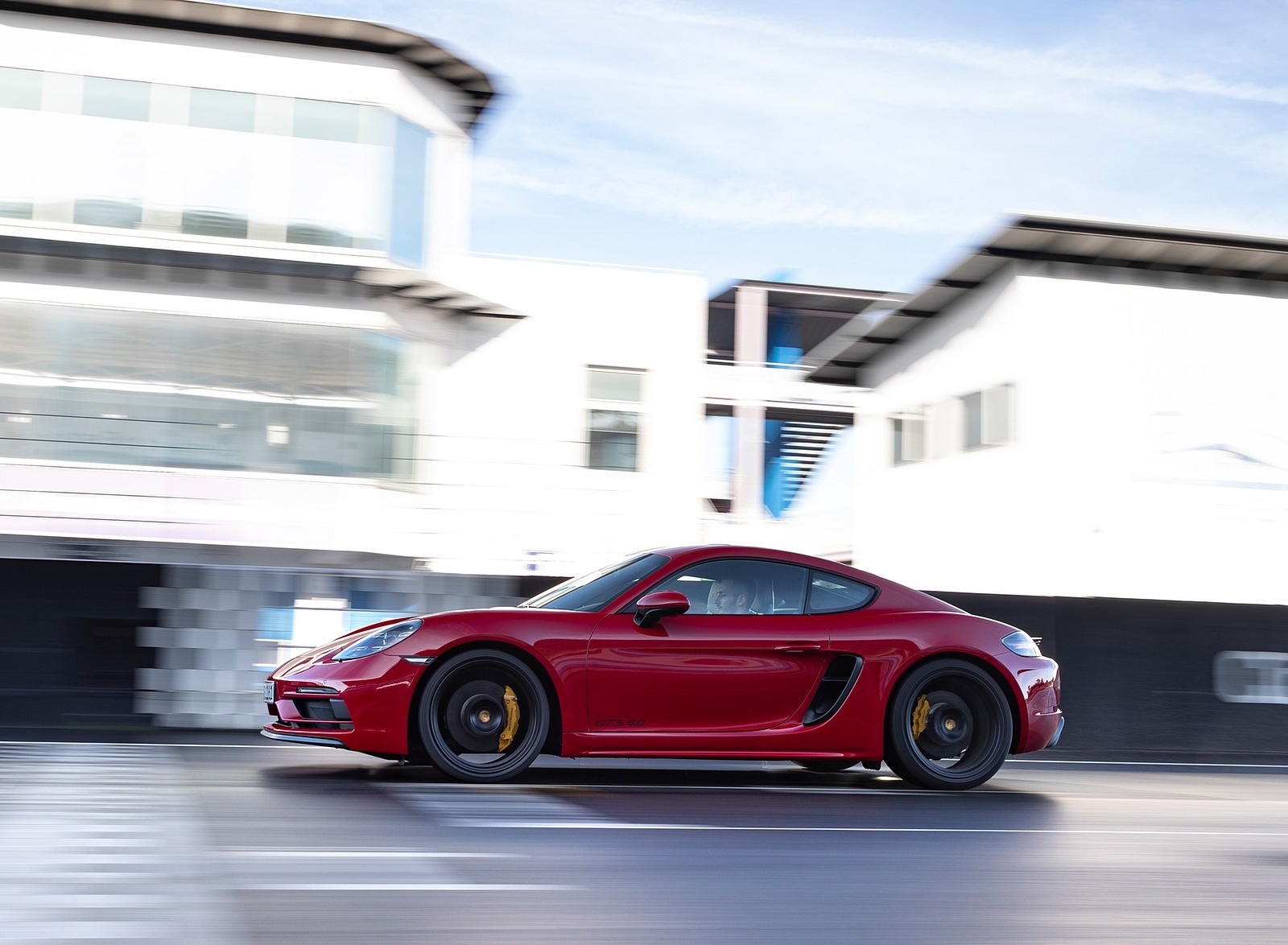 2020 Porsche 718 Cayman GTS 4.0 (Color: Carmine Red) Side Wallpapers #26 of 192