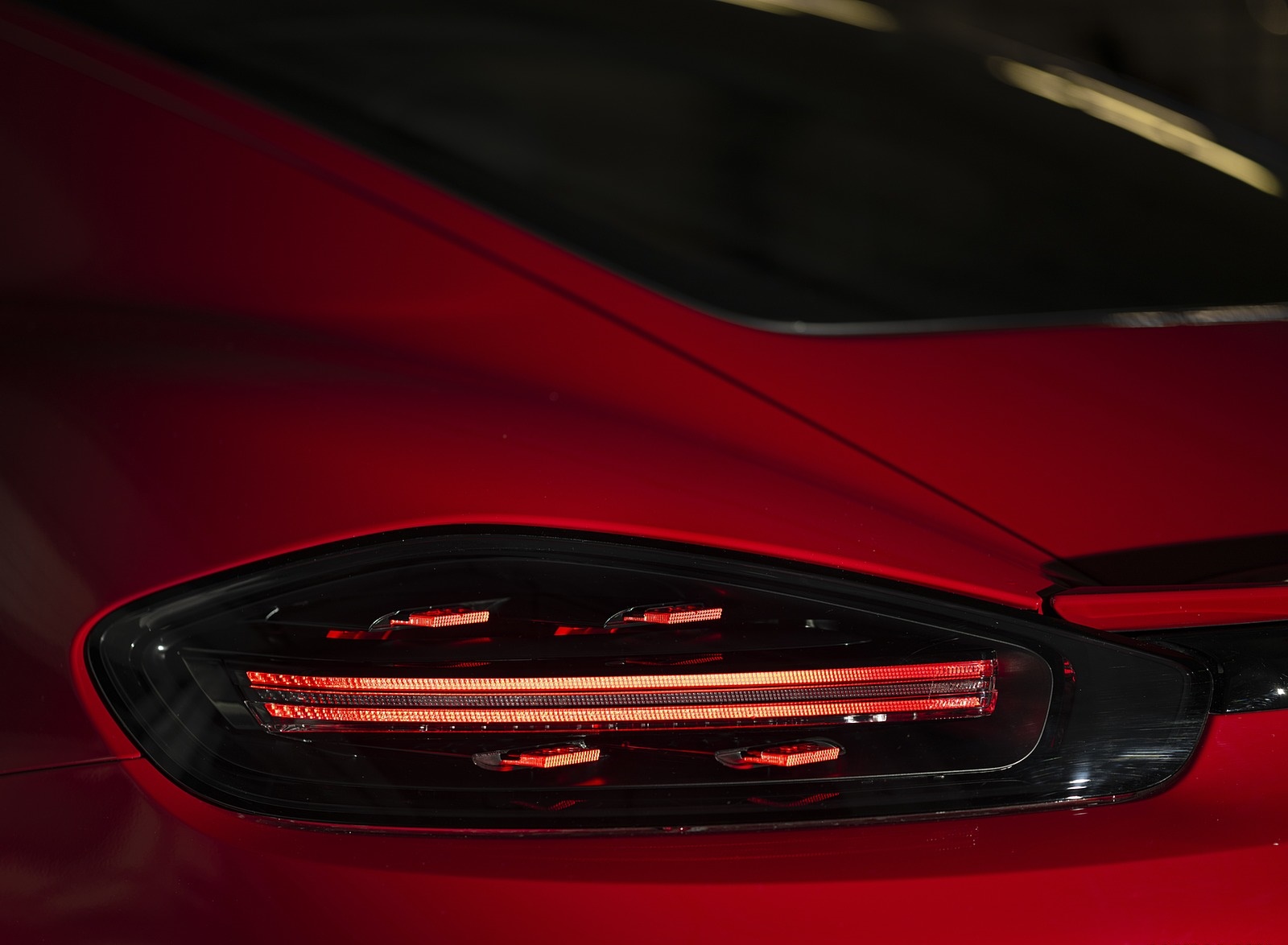 2020 Porsche 718 Cayman GTS 4.0 (Color: Carmine Red) Tail Light Wallpapers #39 of 192