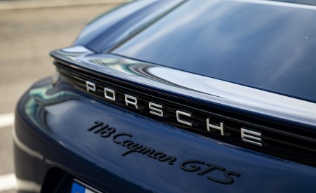 2020 Porsche 718 Cayman GTS 4.0 (Color: Gentian Blue Metallic) Badge Wallpapers 450x275 (177)