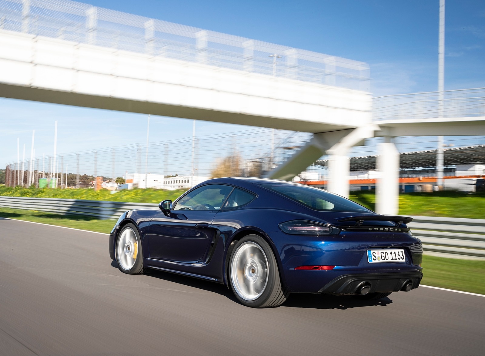 2020 Porsche 718 Cayman GTS 4.0 (Color: Gentian Blue Metallic) Rear Three-Quarter Wallpapers #161 of 192