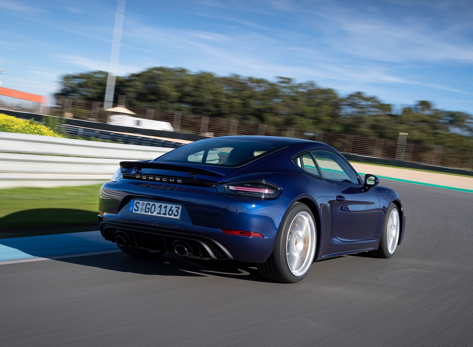 2020 Porsche 718 Cayman GTS 4.0 (Color: Gentian Blue Metallic) Rear Three-Quarter Wallpapers #142 of 192