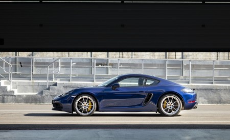 2020 Porsche 718 Cayman GTS 4.0 (Color: Gentian Blue Metallic) Side Wallpapers 450x275 (165)