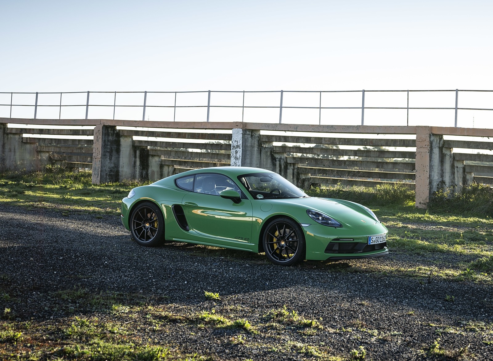 2020 Porsche 718 Cayman GTS 4.0 (Color: Phyton Green) Front Three-Quarter Wallpapers #87 of 192