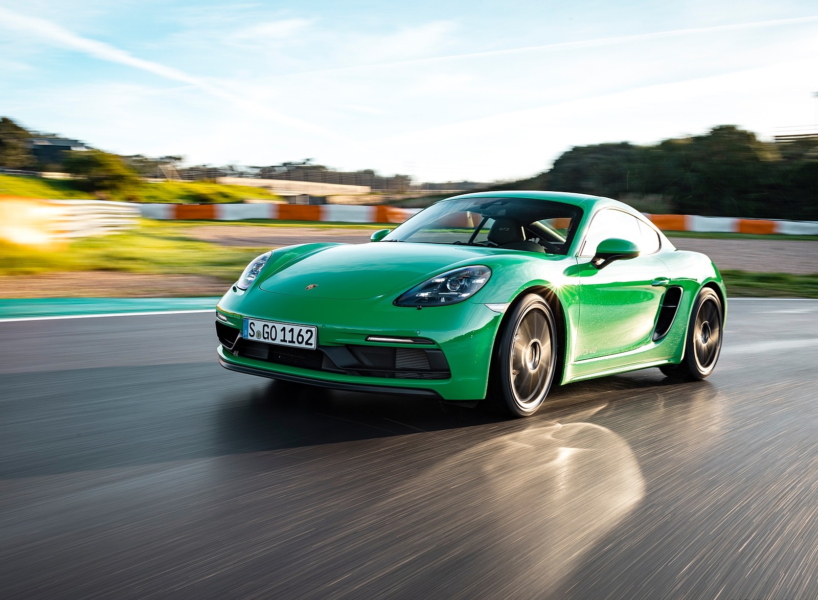 2020 Porsche 718 Cayman GTS 4.0 (Color: Phyton Green) Front Three-Quarter Wallpapers #73 of 192