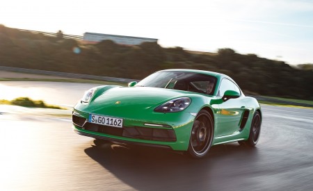 2020 Porsche 718 Cayman GTS 4.0 (Color: Phyton Green) Front Three-Quarter Wallpapers 450x275 (61)