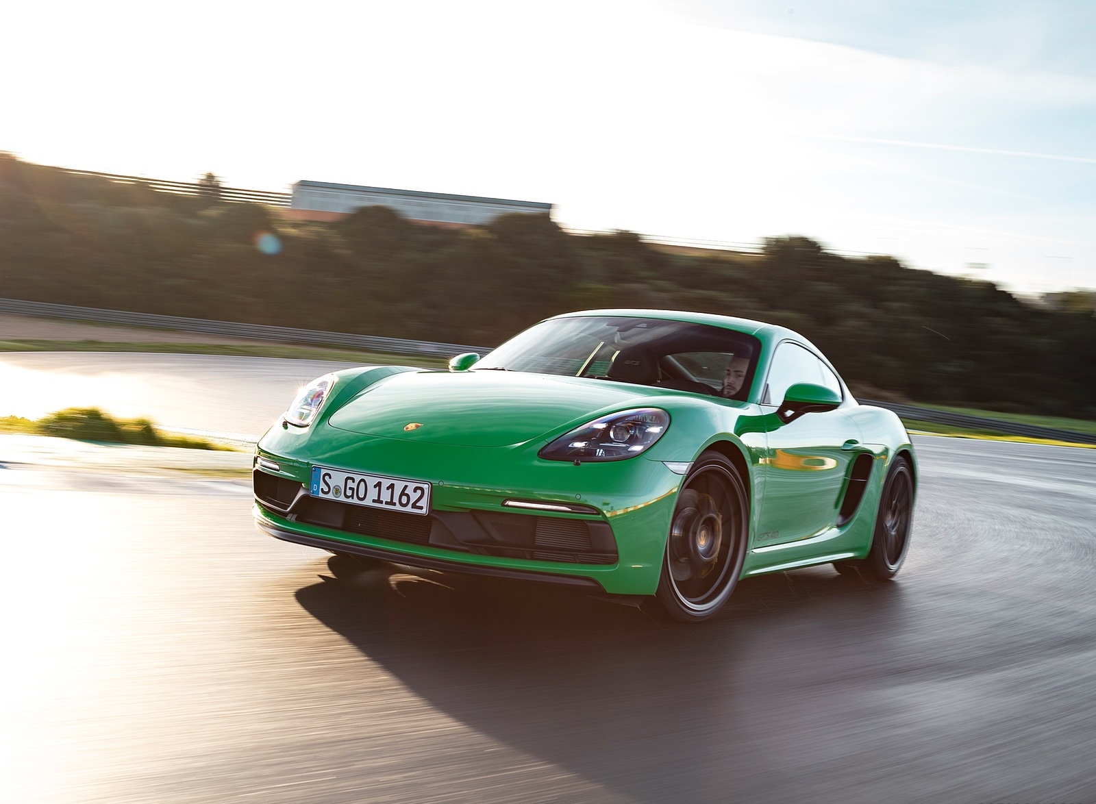 2020 Porsche 718 Cayman GTS 4.0 (Color: Phyton Green) Front Three-Quarter Wallpapers #61 of 192