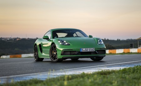 2020 Porsche 718 Cayman GTS 4.0 (Color: Phyton Green) Front Three-Quarter Wallpapers 450x275 (88)