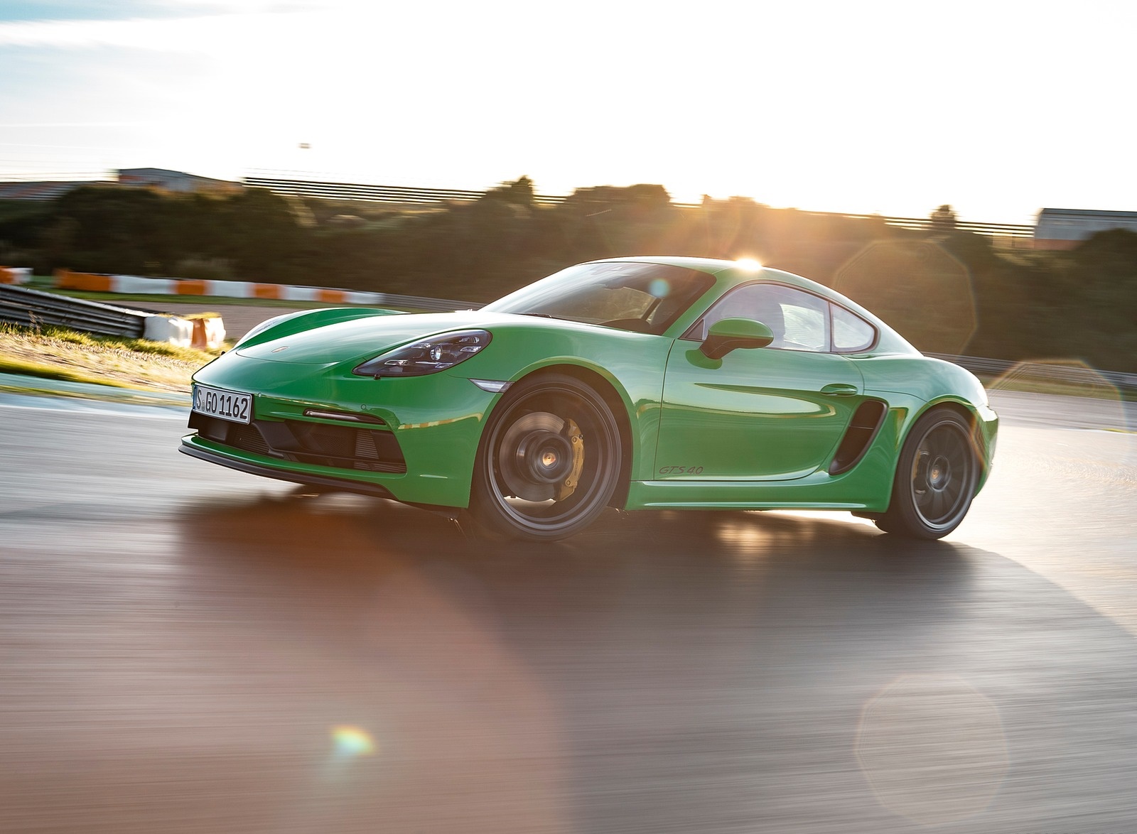 2020 Porsche 718 Cayman GTS 4.0 (Color: Phyton Green) Front Three-Quarter Wallpapers #62 of 192