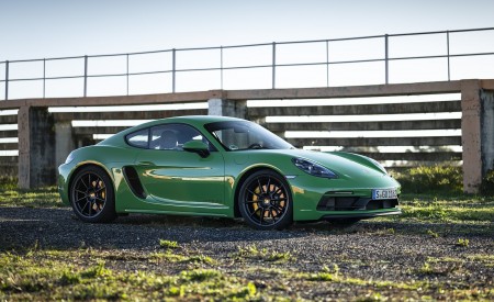2020 Porsche 718 Cayman GTS 4.0 (Color: Phyton Green) Front Three-Quarter Wallpapers 450x275 (92)