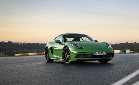2020 Porsche 718 Cayman GTS 4.0 (Color: Phyton Green) Front Three-Quarter Wallpapers 450x275 (91)