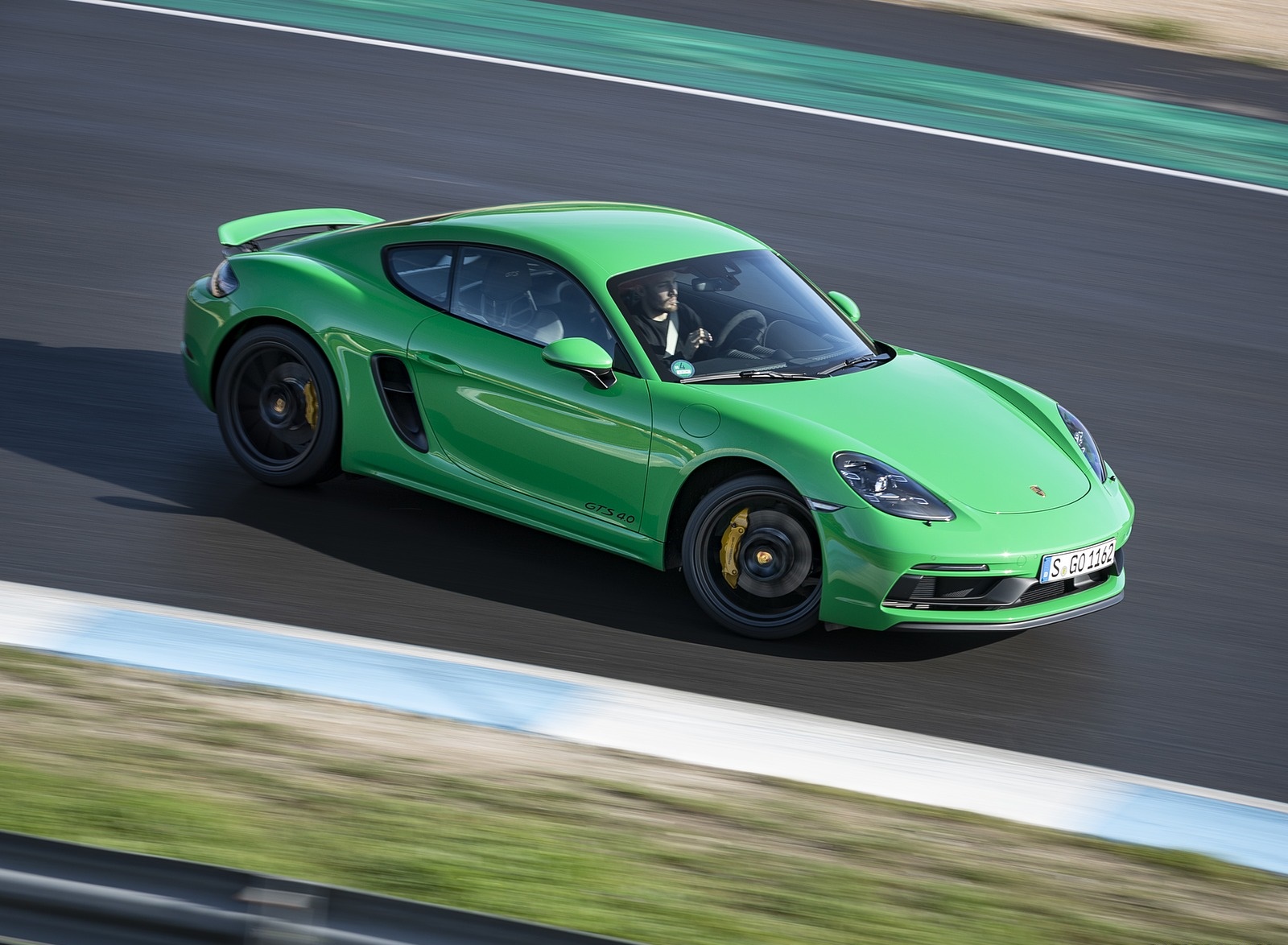 2020 Porsche 718 Cayman GTS 4.0 (Color: Phyton Green) Front Three-Quarter Wallpapers #76 of 192