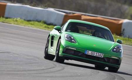 2020 Porsche 718 Cayman GTS 4.0 (Color: Phyton Green) Front Wallpapers 450x275 (77)