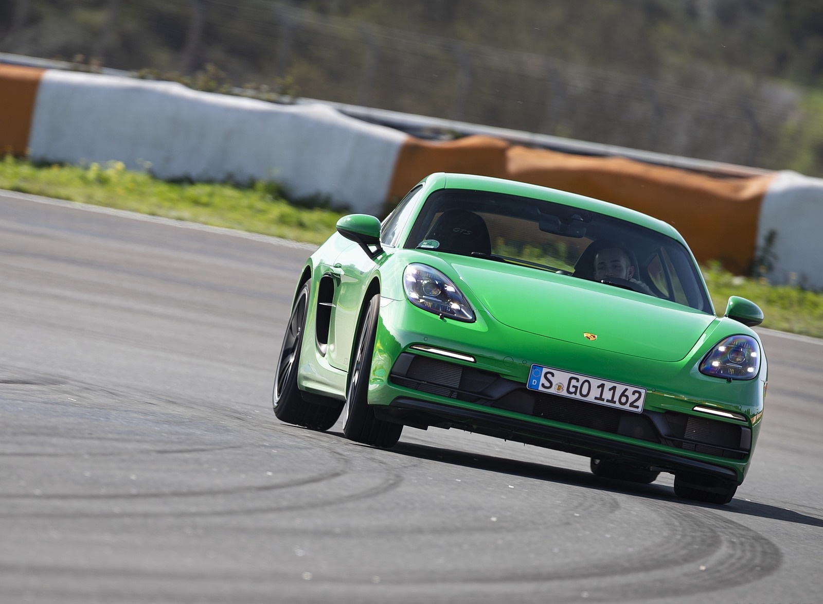 2020 Porsche 718 Cayman GTS 4.0 (Color: Phyton Green) Front Wallpapers #77 of 192