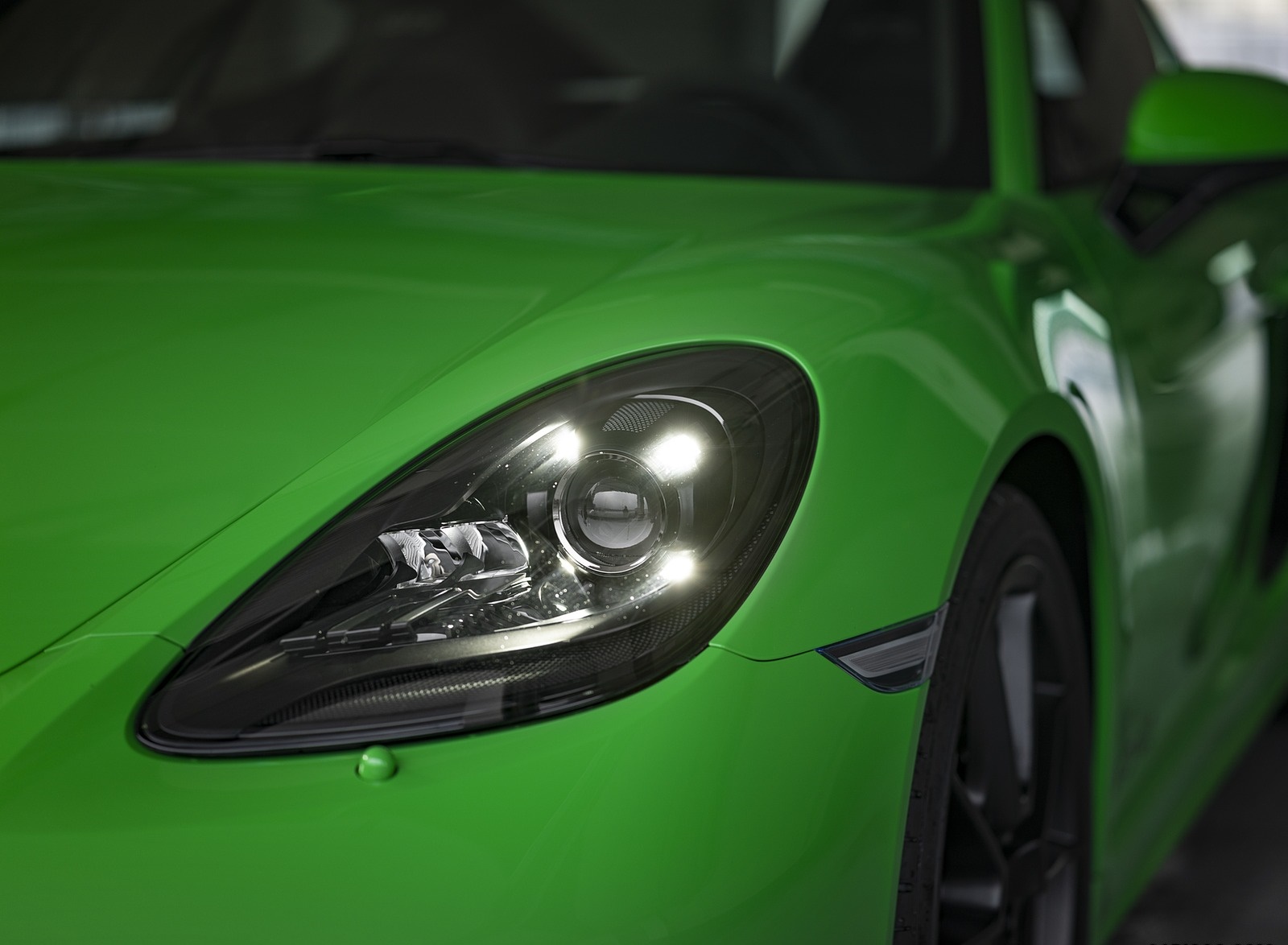 2020 Porsche 718 Cayman GTS 4.0 (Color: Phyton Green) Headlight Wallpapers #107 of 192