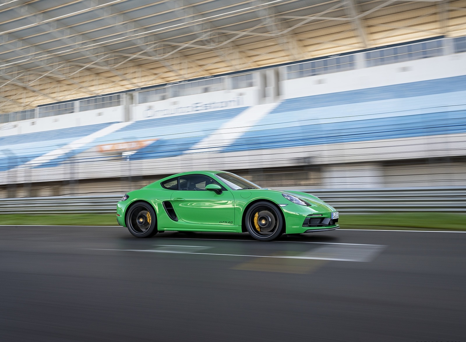 2020 Porsche 718 Cayman GTS 4.0 (Color: Phyton Green) Side Wallpapers #98 of 192