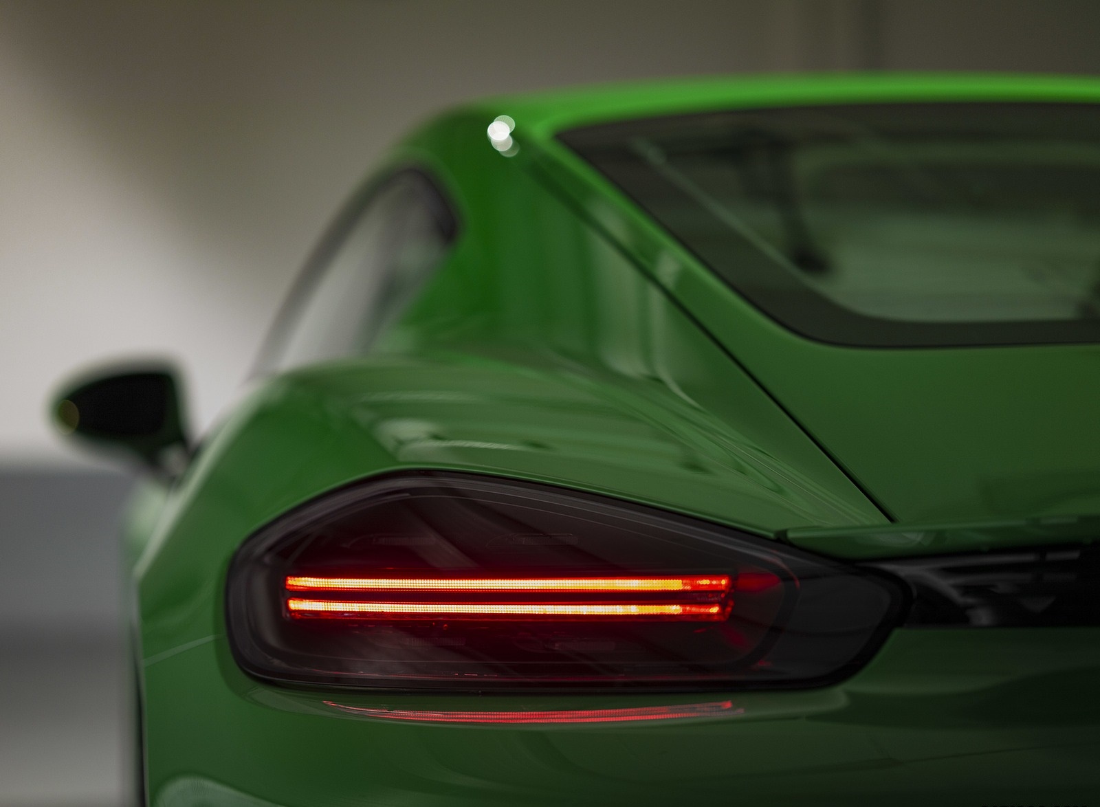 2020 Porsche 718 Cayman GTS 4.0 (Color: Phyton Green) Tail Light Wallpapers #113 of 192