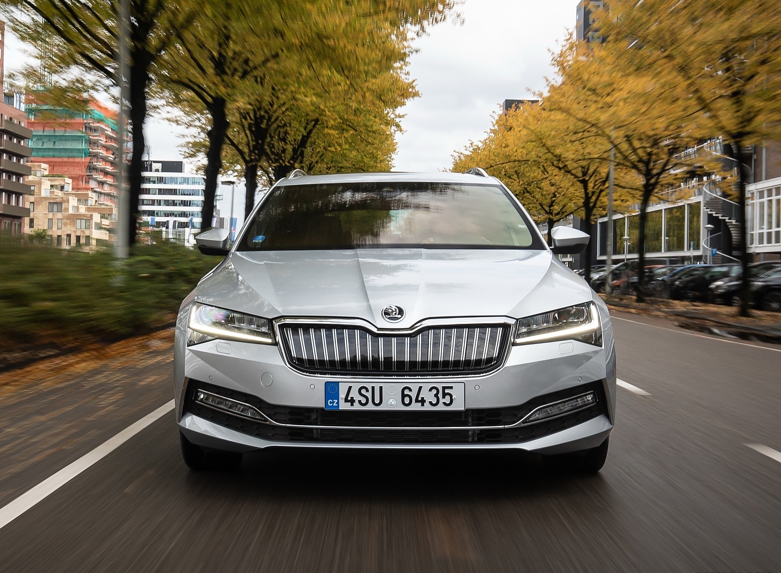 2020 Skoda Superb Combi iV Plug-In Hybrid Front Wallpapers #87 of 111